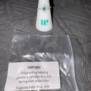 Bomb Party Green Onyx Ring RBP2880 Diamond Shape Setting Silver Plated